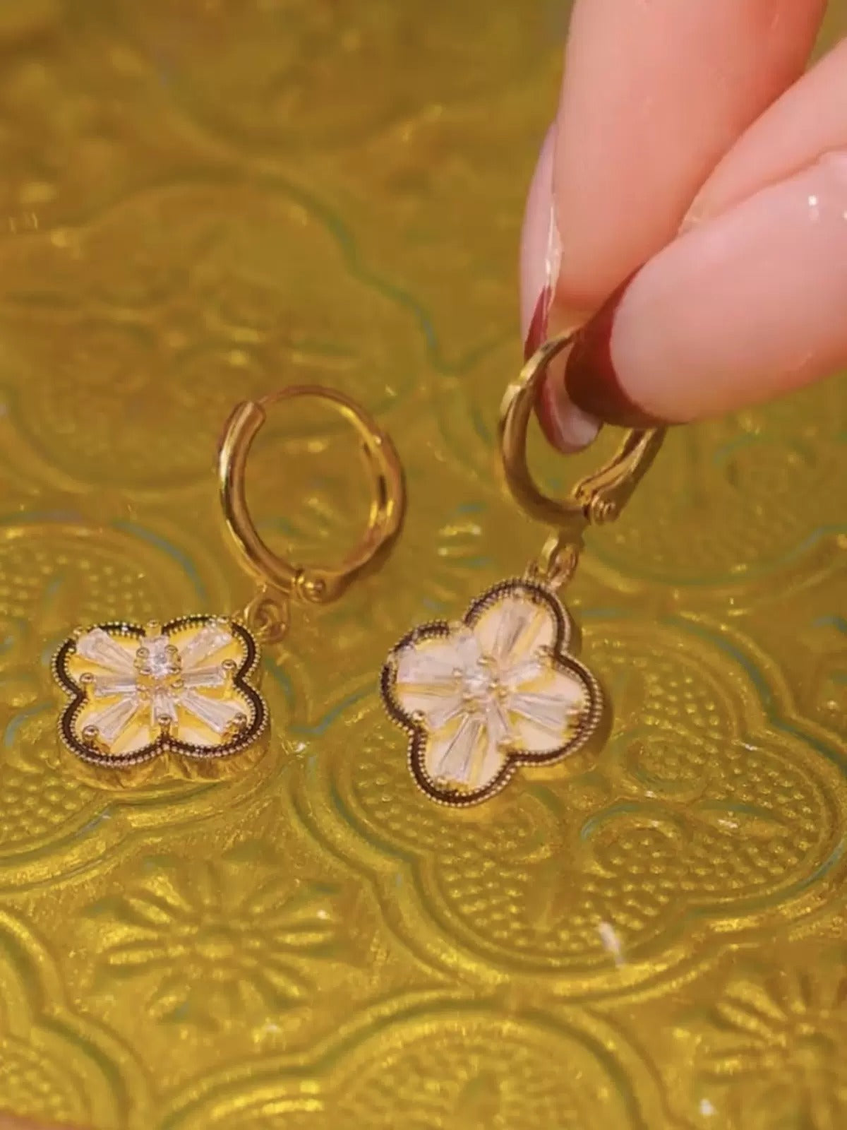 Gold plated Clover zircon earrings