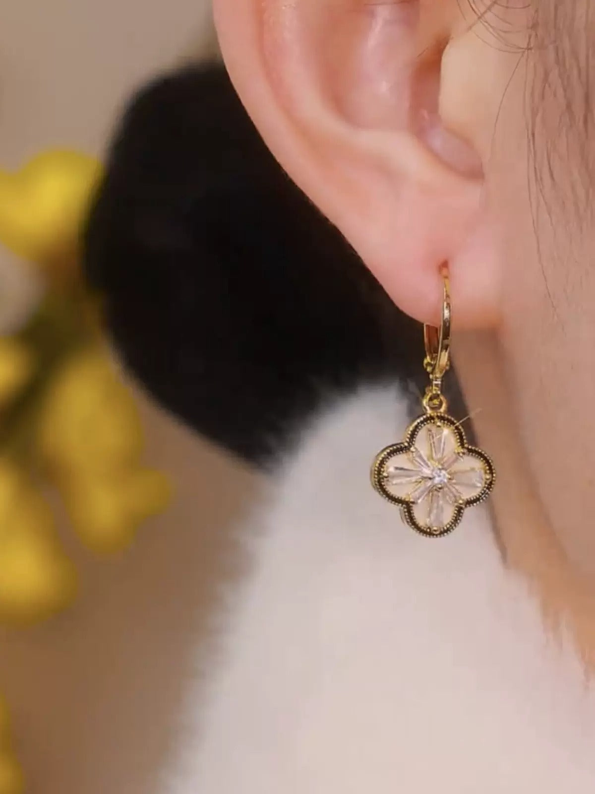 Gold plated Clover zircon earrings