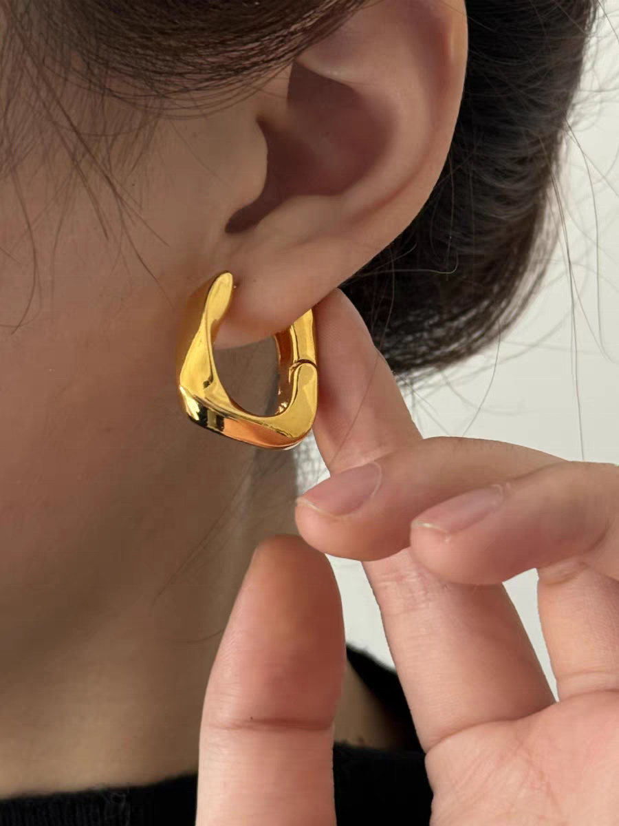 Noor 18K Gold-Plated Sculpted Hoops