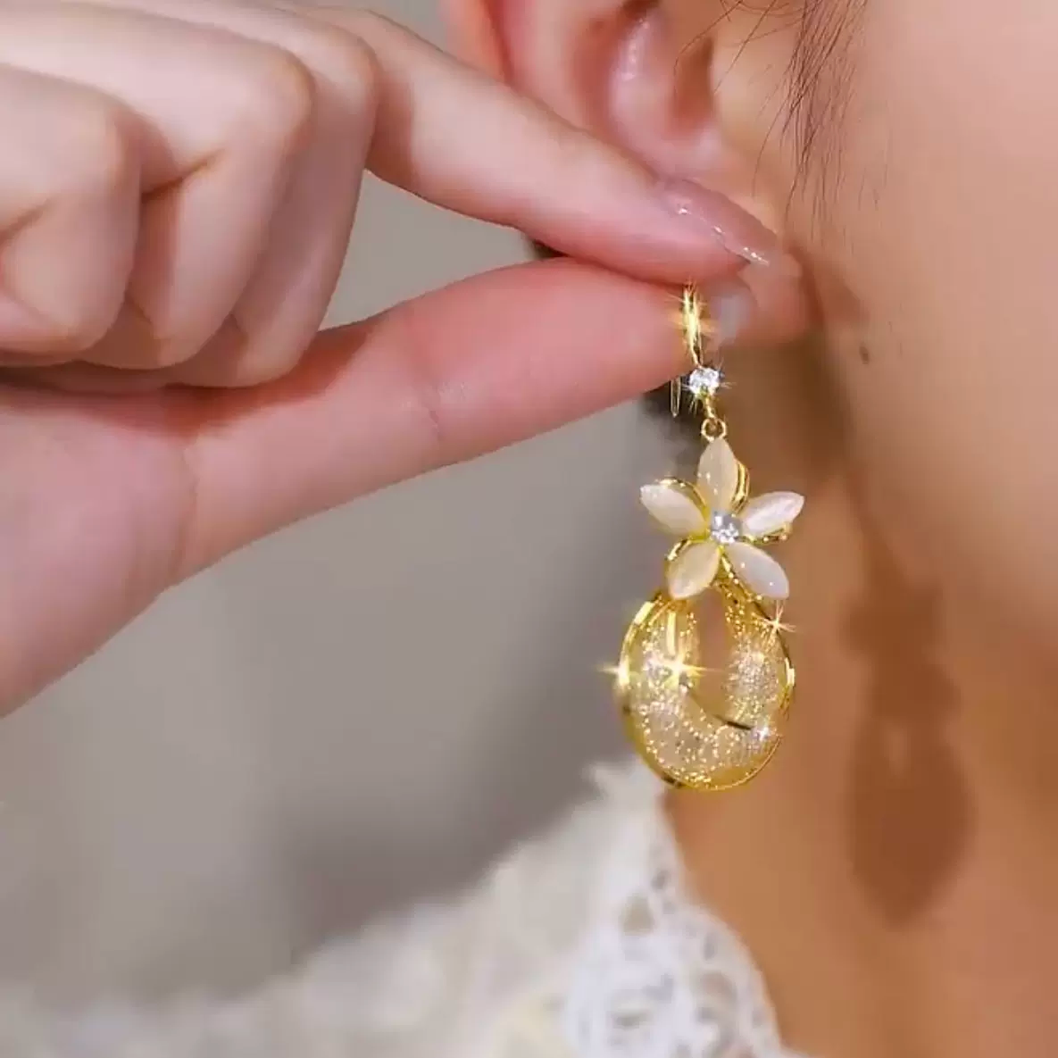 Flower crystal earrings(GOLD PLATED)